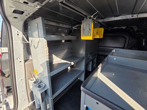Used 2022 Ford Transit Connect XLT FWD image 16