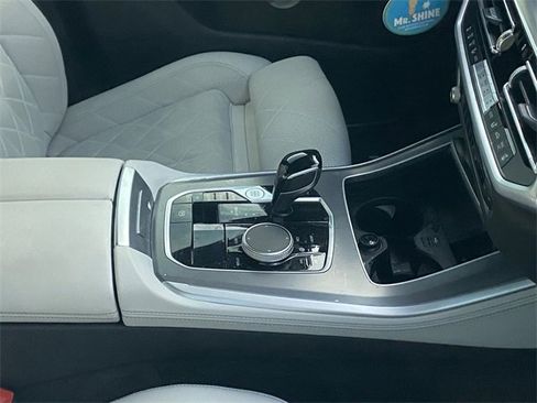 Used 2023 BMW X5 xDrive40i w/ M Sport Package image 11