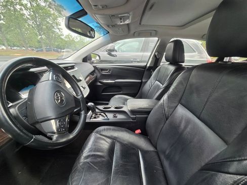 Used 2013 Toyota Avalon XLE Premium FWD image 9