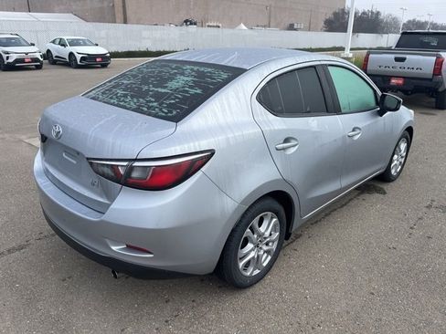 Used 2017 Toyota Yaris iA image 6