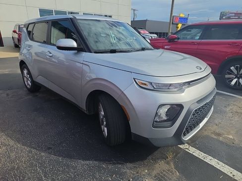 Used 2021 Kia Soul S FWD image 4