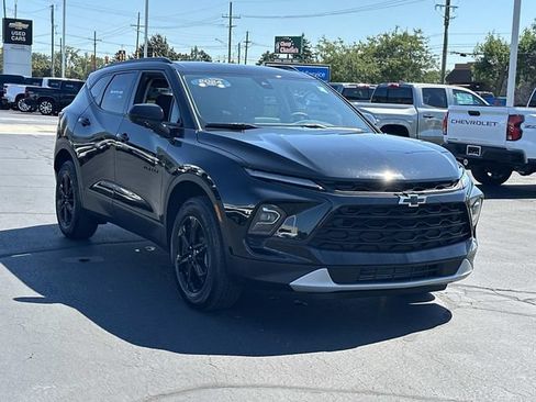 Certified 2024 Chevrolet Blazer LT w/ Convenience Package FWD image 2