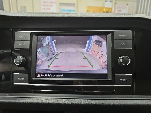 Used 2024 Volkswagen Jetta SE image 21