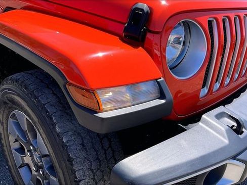 Used 2018 Jeep Wrangler Unlimited Sahara AWD/4WD image 29