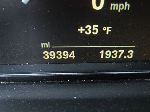 Used 2018 BMW M4 Convertible image 9