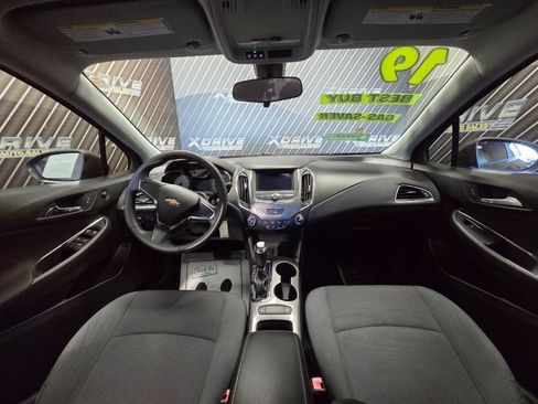 Used 2019 Chevrolet Cruze LS FWD image 20