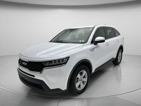 Used 2022 Kia Sorento LX AWD/4WD image 6