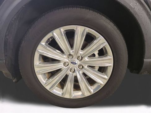 Used 2022 Ford Explorer Limited w/ Equipment Group 301A RWD image 10