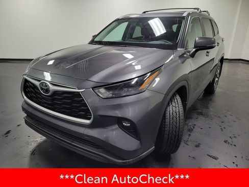 Used 2024 Toyota Highlander XLE image 4