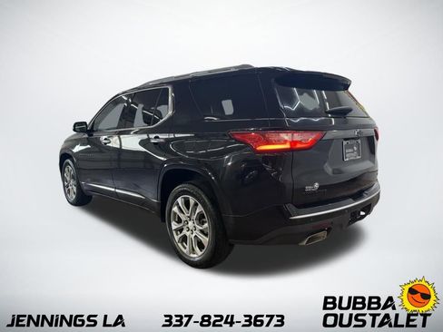 Used 2018 Chevrolet Traverse Premier w/ LPO, Blackout Package FWD image 3