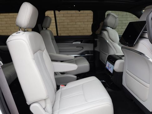 Used 2026 Jeep Grand Wagoneer Summit w/ Rear Seat Video Group I AWD/4WD image 27