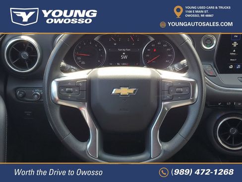 Used 2024 Chevrolet Blazer LT w/ Convenience Package FWD image 3