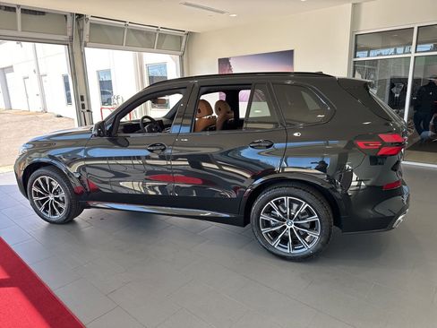 New 2026 BMW X5 xDrive40i w/ M Sport Package image 5