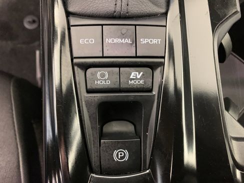 Used 2025 Toyota Camry LE image 14