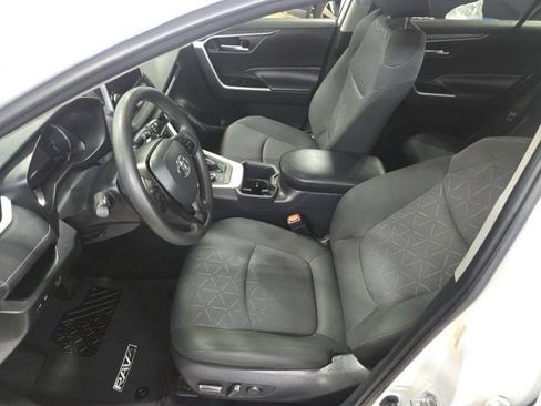 Used 2025 Toyota RAV4 XLE AWD/4WD image 20