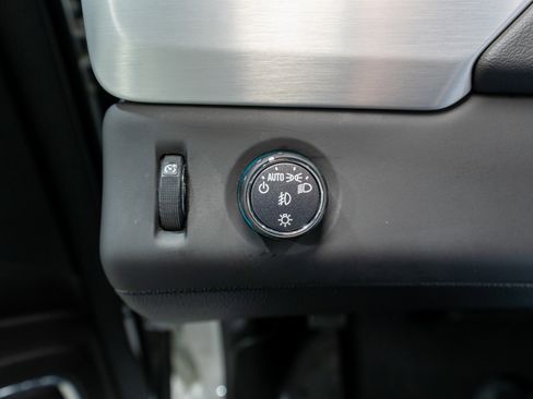 Used 2018 GMC Yukon SLT image 30