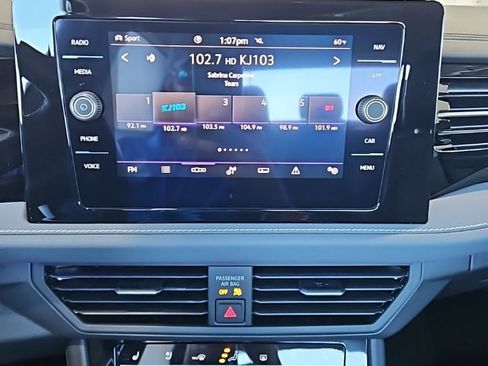 Used 2025 Volkswagen Jetta SEL image 30