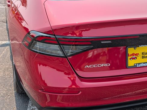 Used 2024 Honda Accord EX image 17