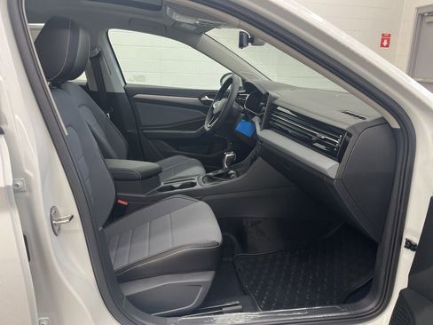 New 2026 Volkswagen Jetta SE FWD image 38