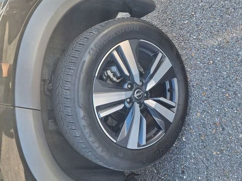 Used 2024 Nissan Rogue SL w/ SL Premium Package image 25