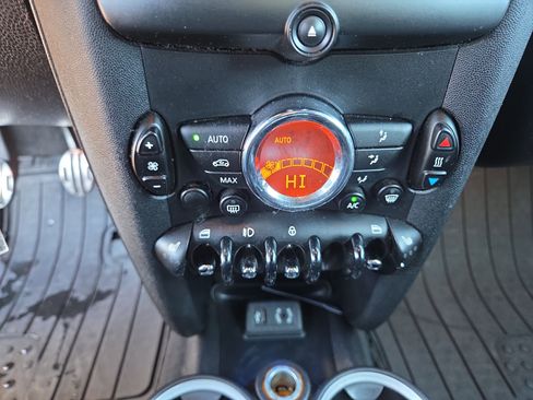 Used 2015 MINI Cooper Roadster S image 21