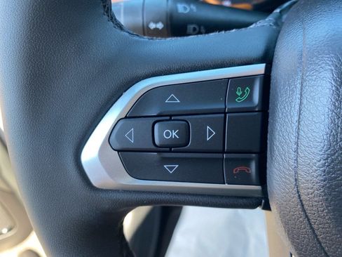 Used 2025 Jeep Compass Limited AWD/4WD image 19