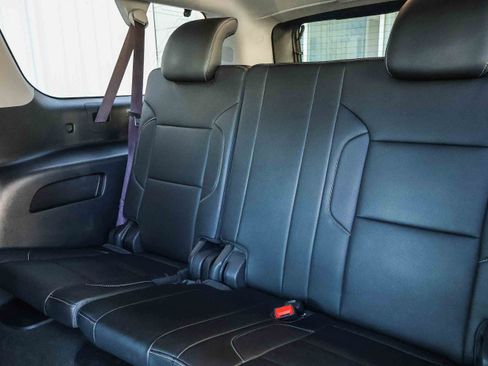 Used 2017 Chevrolet Suburban Premier image 18