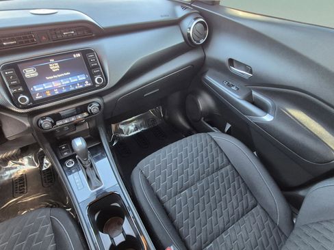 Certified 2022 Nissan Kicks SV FWD image 15