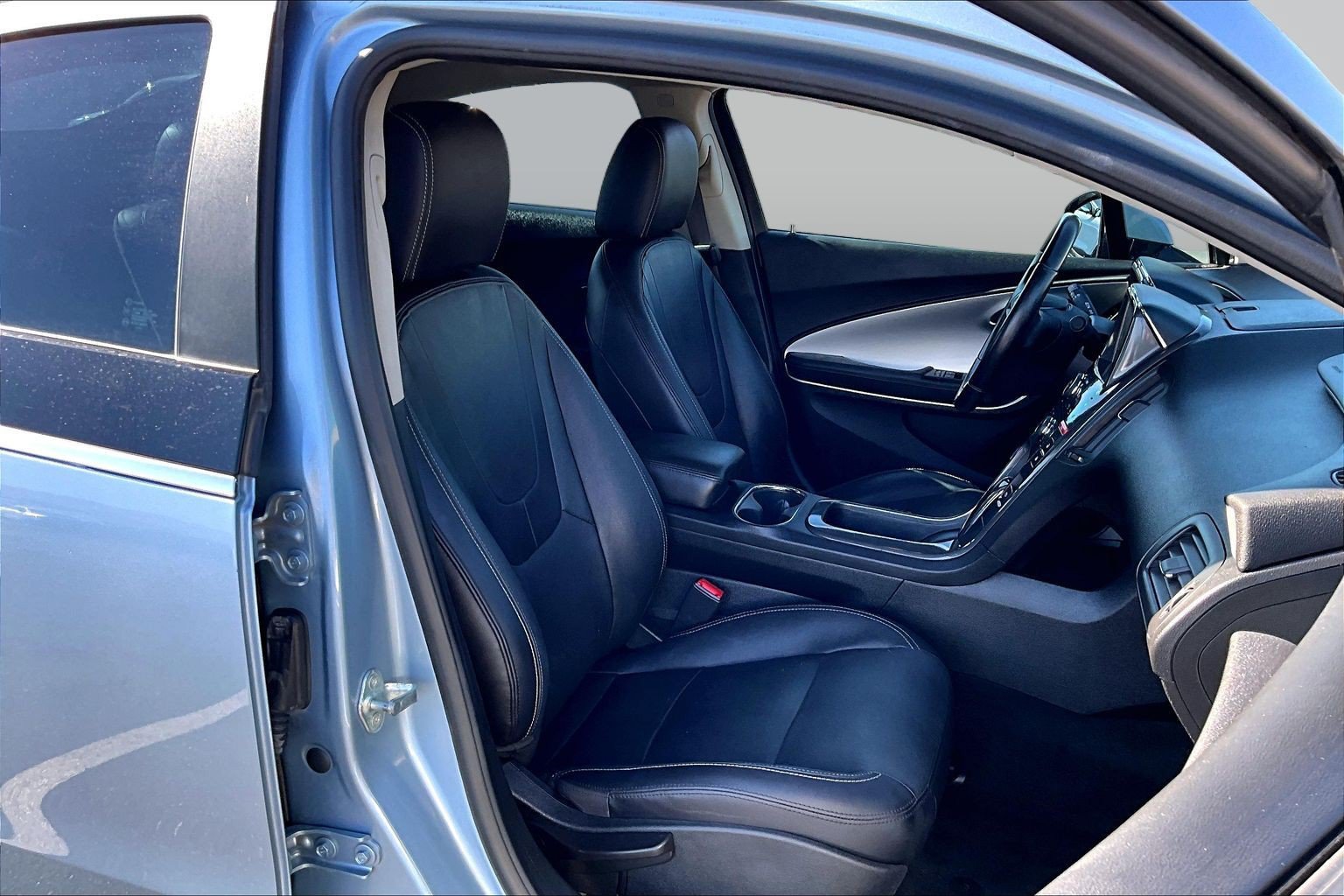 Used 2014 Chevrolet Volt Premium w/ Premium Trim Package FWD image 7