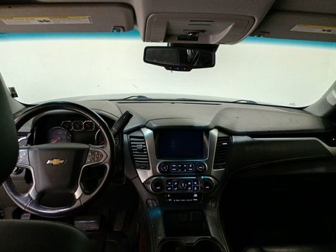 Used 2019 Chevrolet Suburban LT image 13