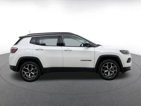 Used 2025 Jeep Compass Limited AWD/4WD image 10