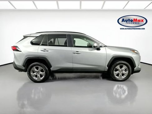 Used 2025 Toyota RAV4 XLE AWD/4WD image 9