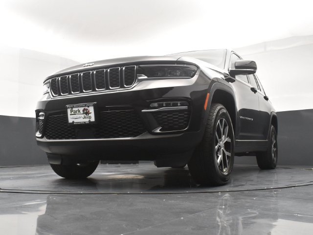 Used 2025 Jeep Grand Cherokee Limited w/ Trailer Tow Package AWD/4WD image 20