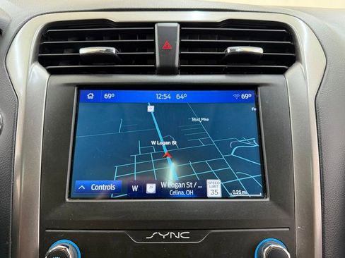 Used 2020 Ford Fusion SE FWD image 26