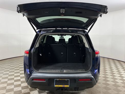 Used 2022 Nissan Pathfinder SV w/ SV Premium Package image 25