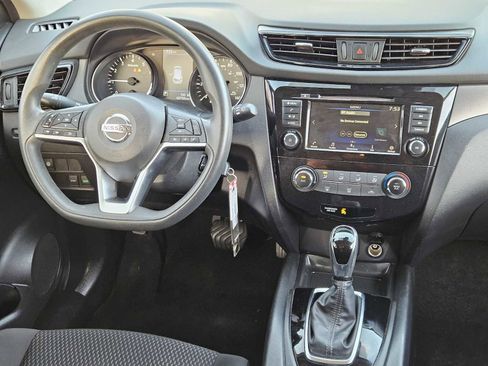 Used 2020 Nissan Rogue Sport S image 24