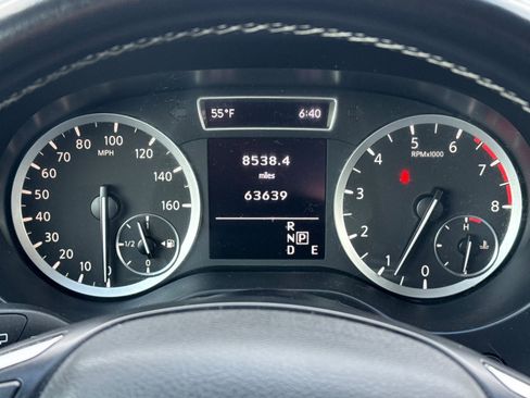 Used 2017 INFINITI QX30 image 19