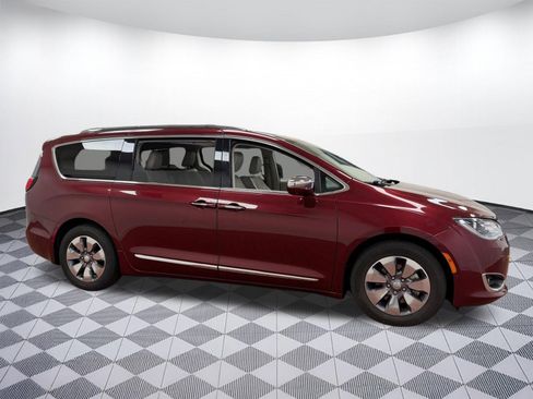 Used 2018 Chrysler Pacifica Limited w/ Advanced Safetytec Group image 8
