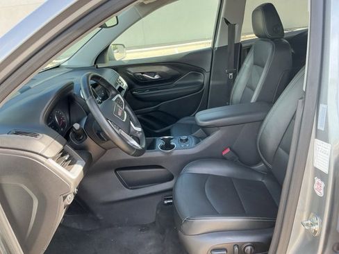 Used 2024 GMC Terrain SLT image 17
