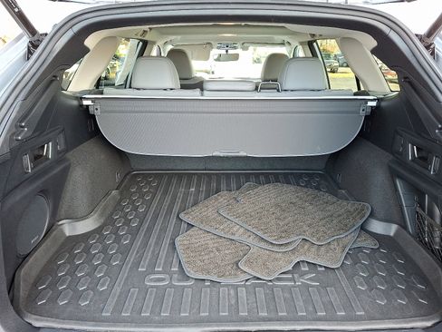 Used 2020 Subaru Outback Limited image 30