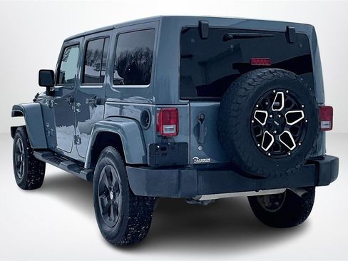 Used 2015 Jeep Wrangler Unlimited Sahara w/ Connectivity Group image 4