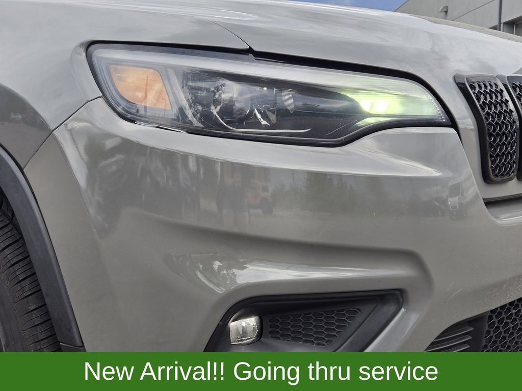 Used 2021 Jeep Cherokee Latitude Lux w/ Comfort/Convenience Group AWD/4WD image 11
