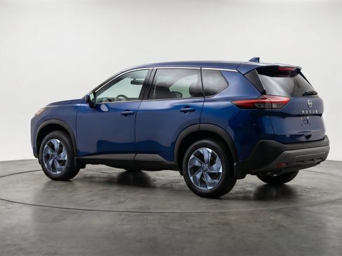 Used 2025 Nissan Rogue SV AWD/4WD image 6