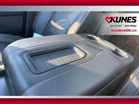 Used 2023 GMC Yukon XL AT4 image 29