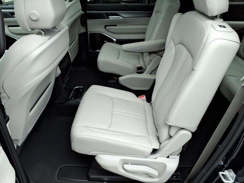 New 2026 Jeep Grand Wagoneer Limited AWD/4WD image 13