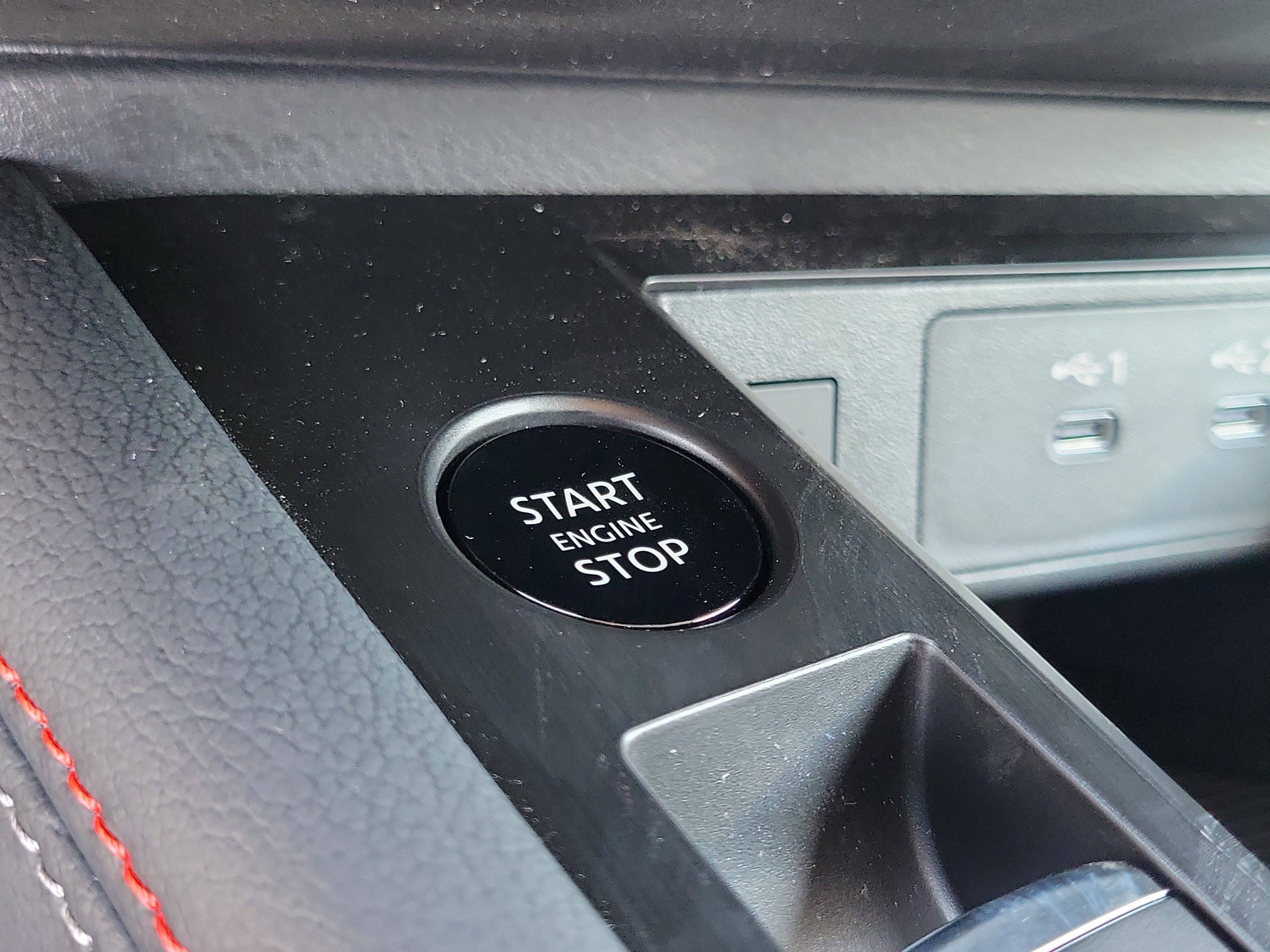 Used 2025 Nissan Kicks SR AWD/4WD image 29
