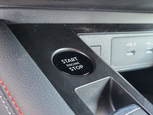 Used 2025 Nissan Kicks SR image 29