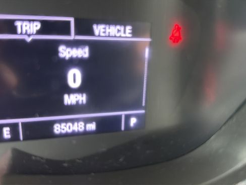 Used 2020 Chevrolet Trax LT w/ LT Convenience Package AWD/4WD image 10