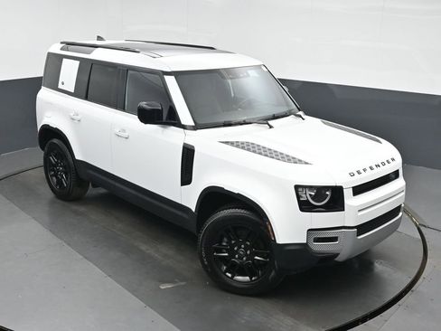 Used 2023 Land Rover Defender 110 S image 35