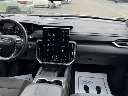 Used 2025 GMC Acadia Elevation image 14